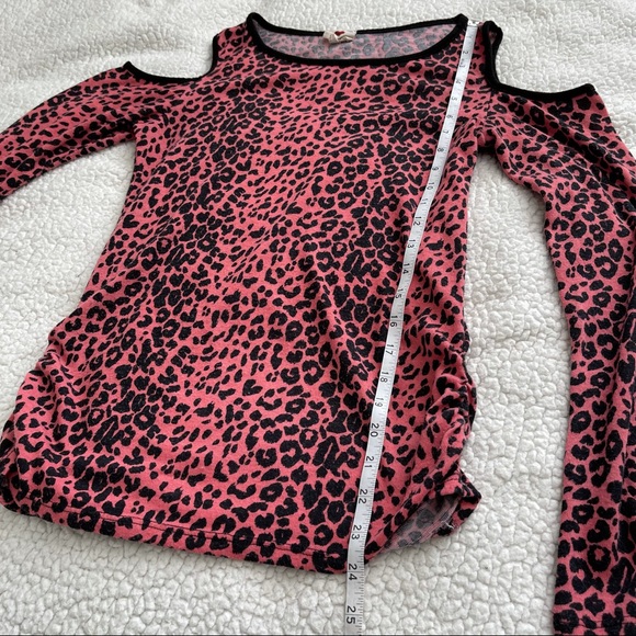 One Clothing Long Sleeve Cheetah Print Open Sleeve - Picture 5 of 12